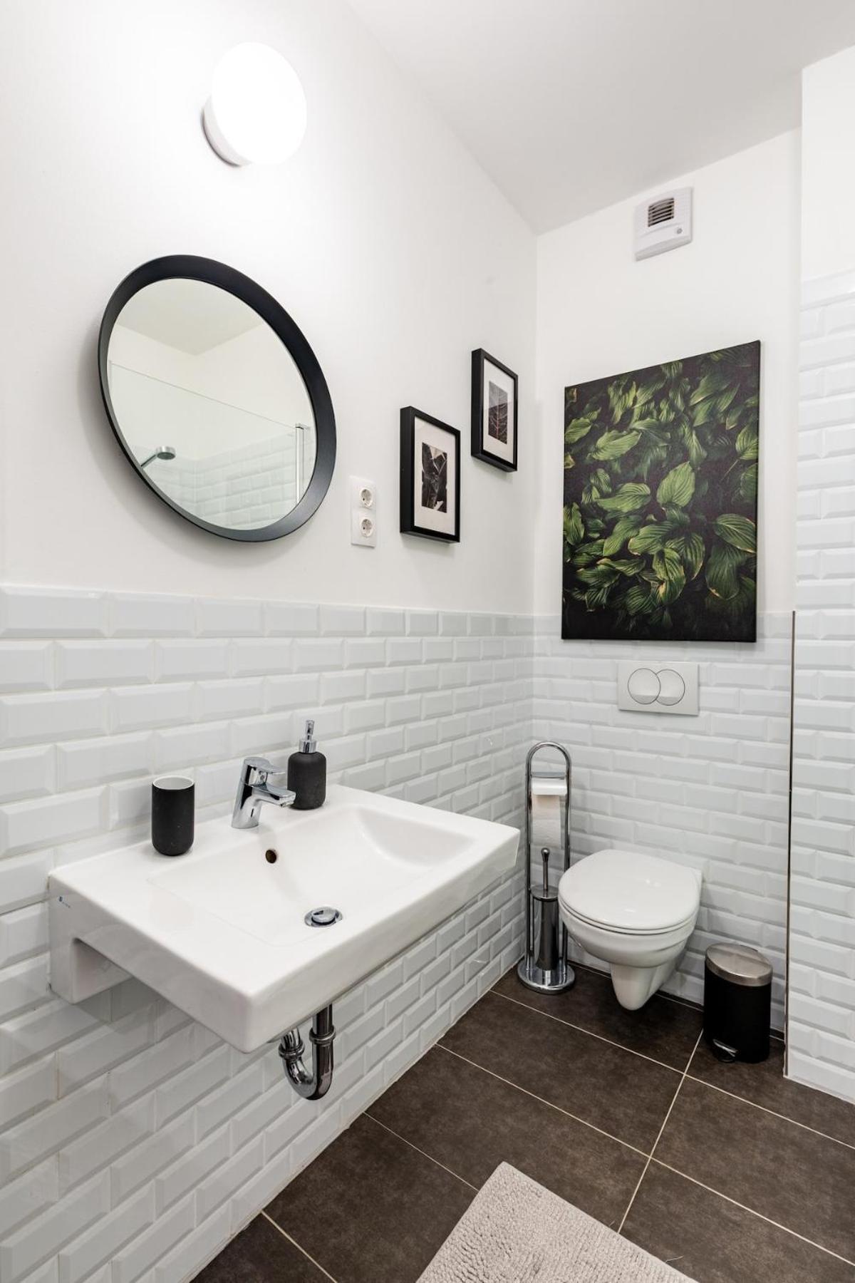 Stylish Oasis Central Apartment With Ac And Parking — Photos 3